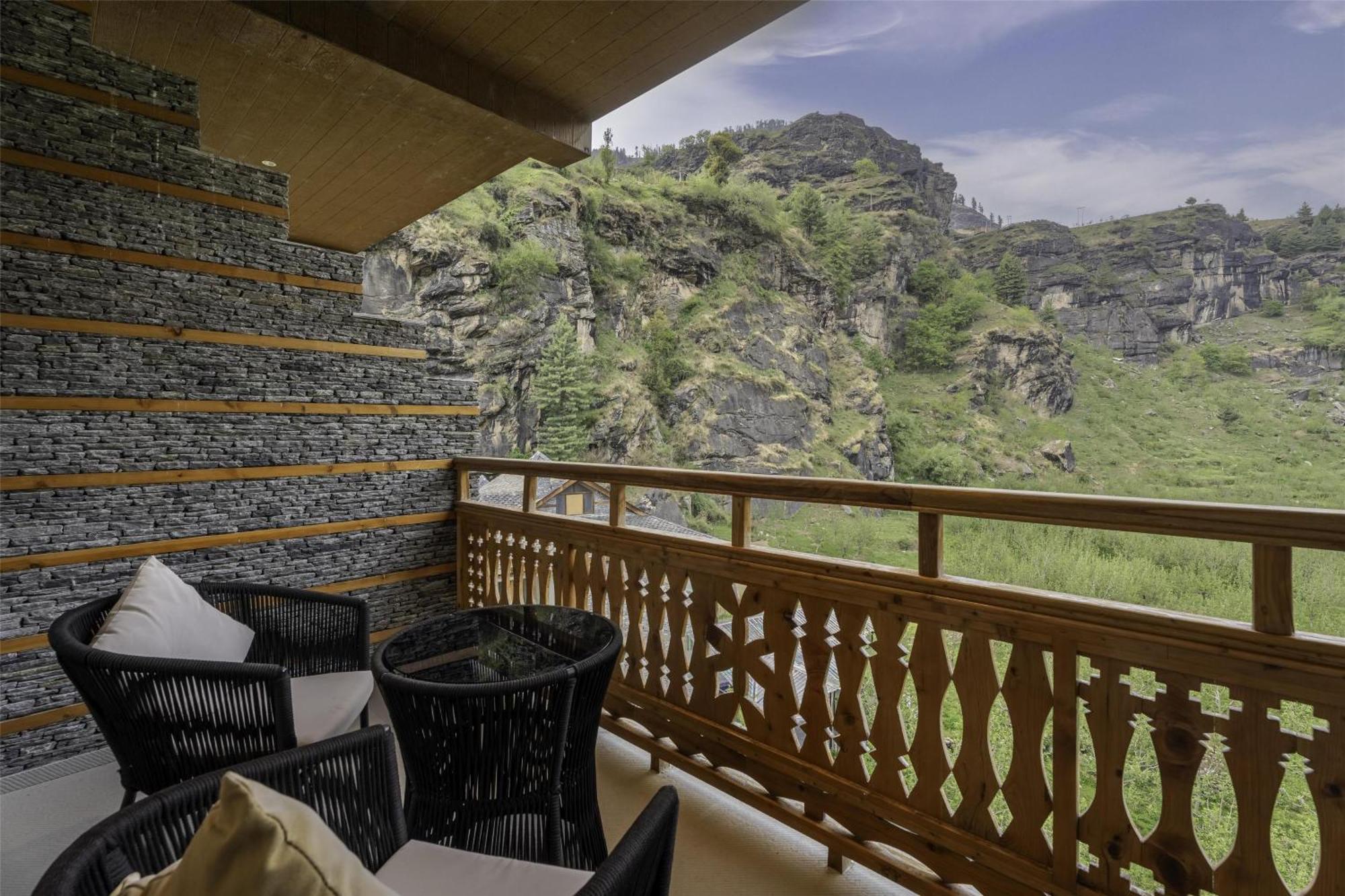 Palchan Hotel & Spa - A Member Of Radisson Individuals Retreats Manali  Bagian luar foto
