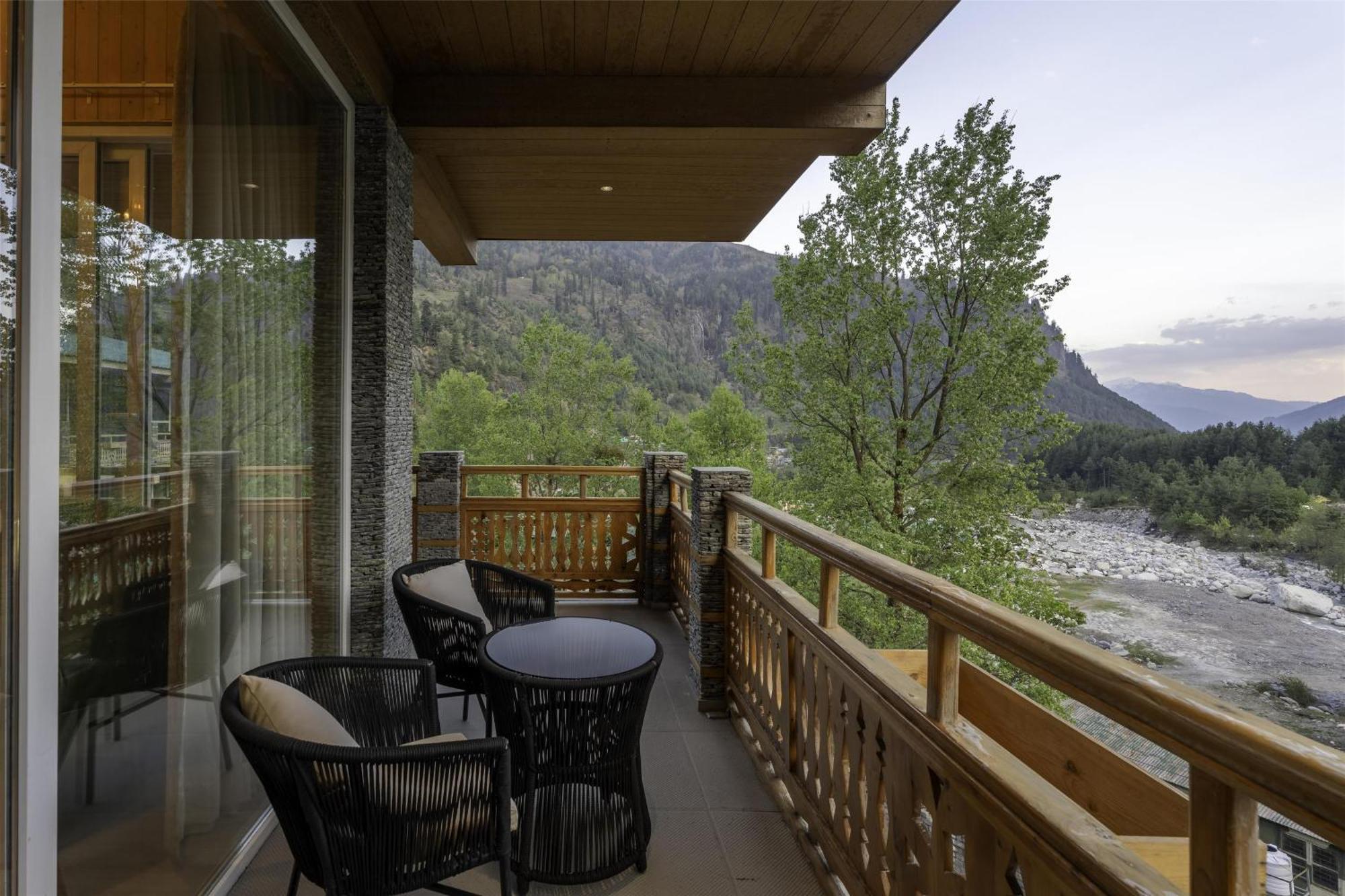 Palchan Hotel & Spa - A Member Of Radisson Individuals Retreats Manali  Bagian luar foto